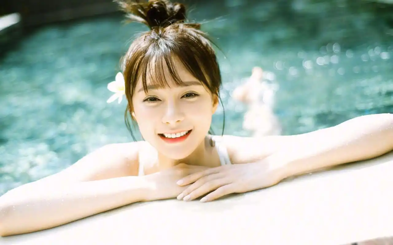 沈梦辰泳装性感高清桌面壁纸