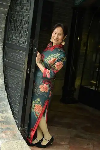 演绎一场优雅的旗袍秀 - 美篇