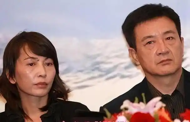 回顾拍戏时爱妻被害80年代吴彦祖周里京愧恨30年今怎样了