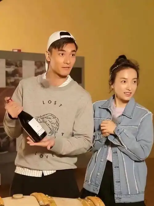 吴昕郑恺恋情实锤?两人多次低调同游,四年前就已经传出绯闻