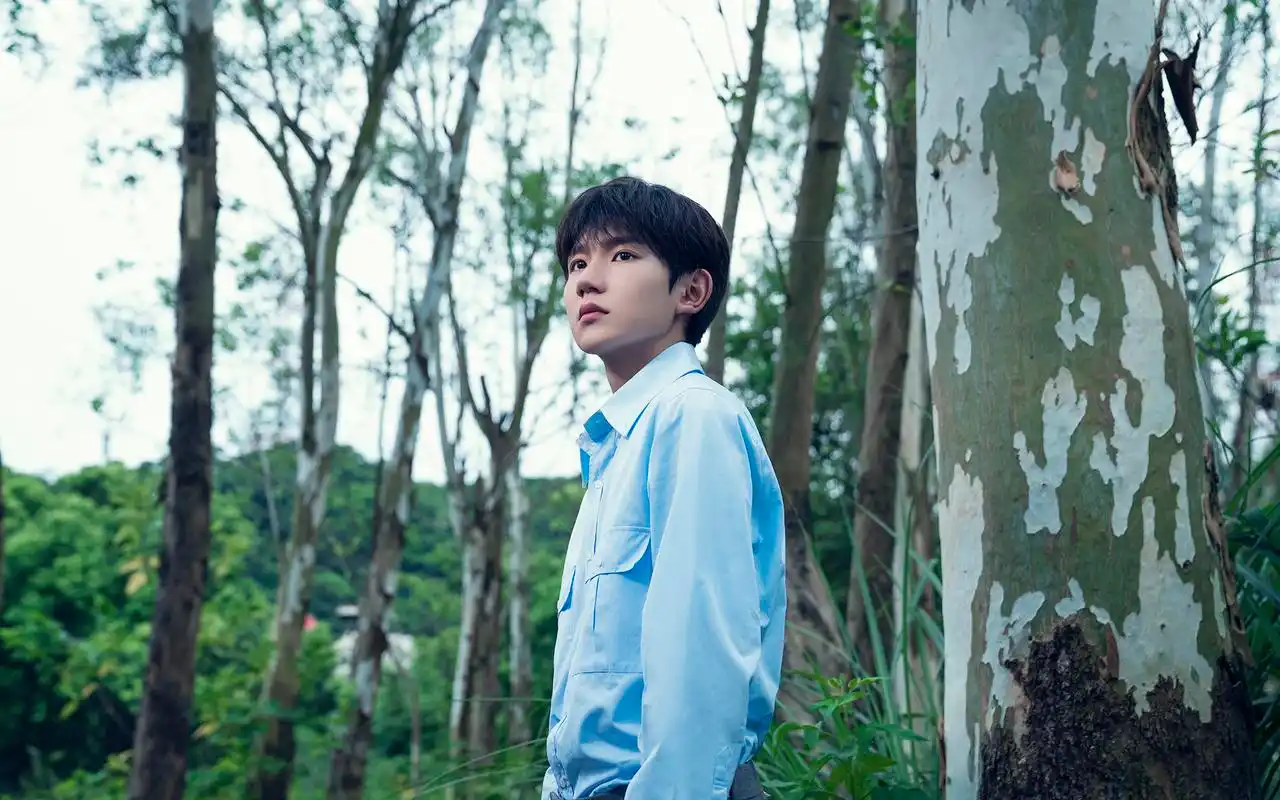 王源阳光帅气写真桌面壁纸,大陆明星,高清,歌手,帅哥,tfboys,王源