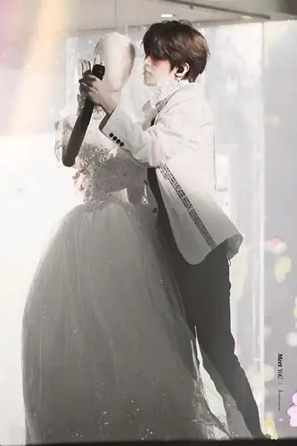 蔡徐坤x你愿予你一场烂漫烟火