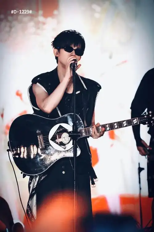 李明德闪光的夏天