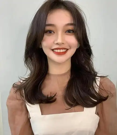 留刘海要过时了2020最火的5款露额头发型瘦脸又好看