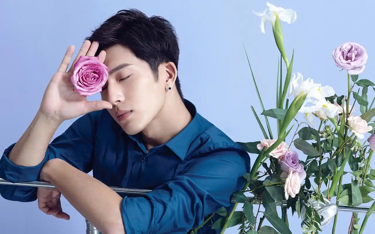 井柏然时尚高清魅力写真桌面壁纸