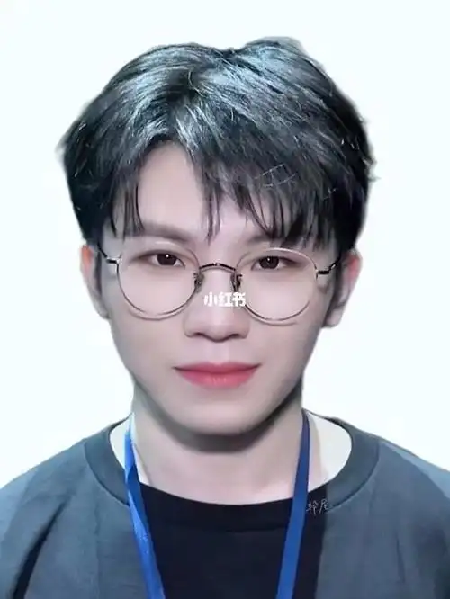 seventeen自截修证件照