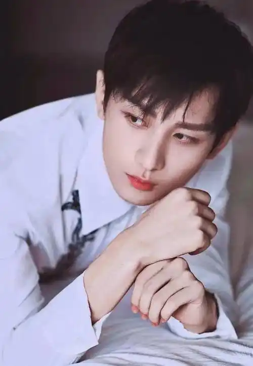 圈内10位90后男明星,你还喜欢哪一个?-第8张图片-绍兴汽车网