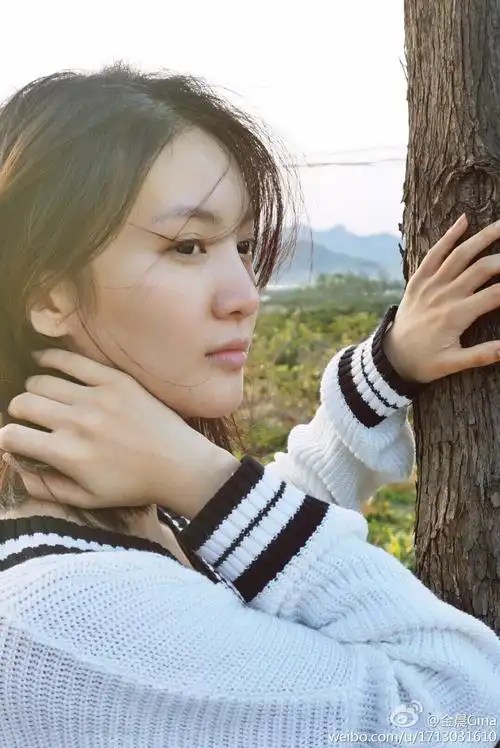 甜美清纯 北舞校花金晨代言游戏