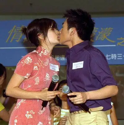 图苏有朋的地下情曝光与经纪人日久生情