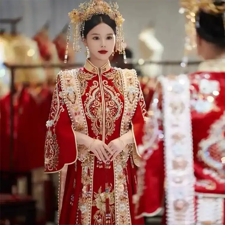 凤冠霞帔十里红妆 #秀禾服新娘造型  2023新款高定秀禾 - 抖音