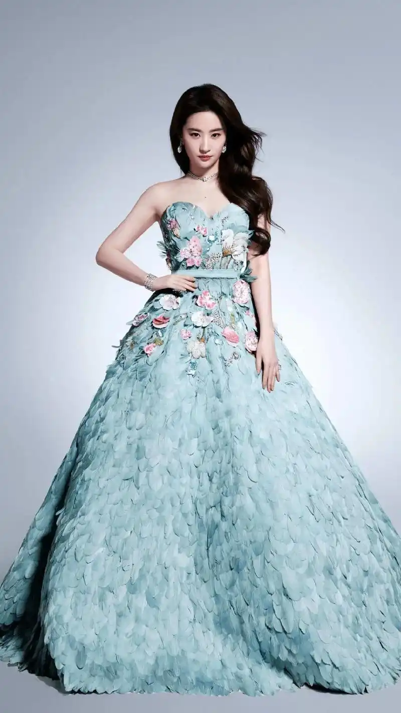 盘点刘亦菲各色礼服