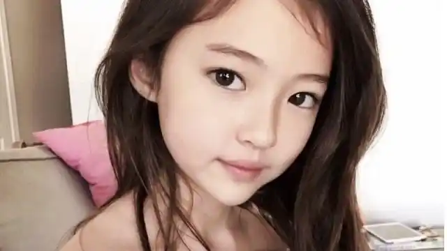 中英混血小姑娘直言:我爸才是老外,我是地道中国人!