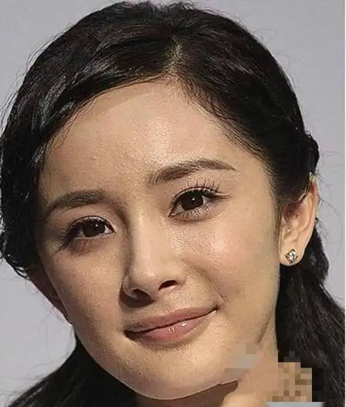 不化妆的杨幂真心和路人没什么区别,实在是吓人!