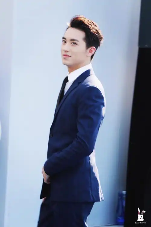 许魏洲 上海马术 西装洲 侧颜小王子