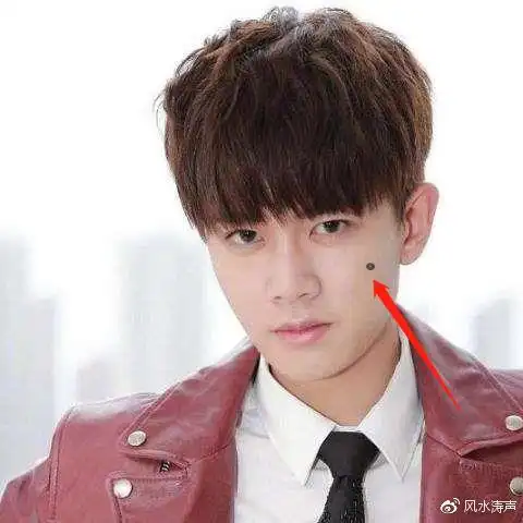 颧骨附近有痣的男人根本就不是合伙做生意的料,作为他的老婆,最好就把