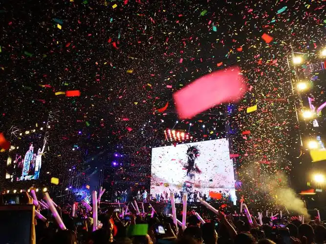 周杰伦成都演唱会现场图