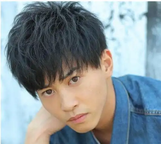 男生毛碎发型图片 毛碎发型这样扎个性显酷