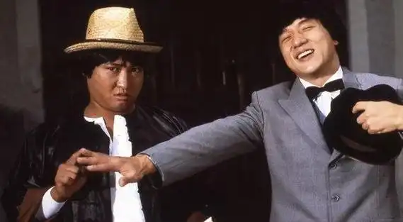 洪金宝聊师兄弟:元华翻跟斗高,元彪全能,成龙被自己"欺负"