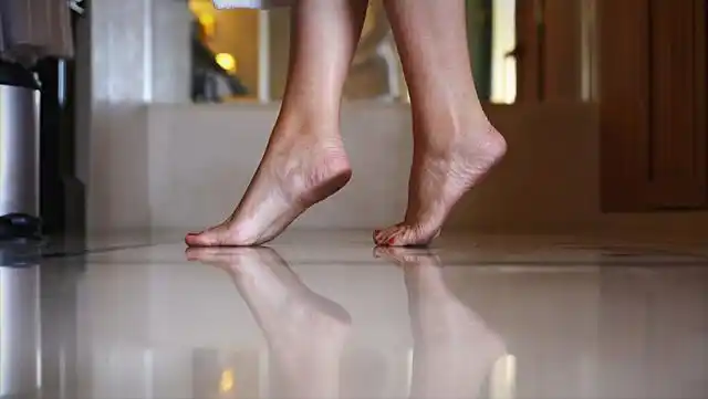 每天坚持踮脚尖15分钟一段时间后或能帮你搞定这6大烦恼