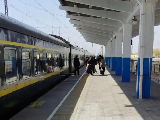 "暑运"模式开启,任丘站增开临客方便出行