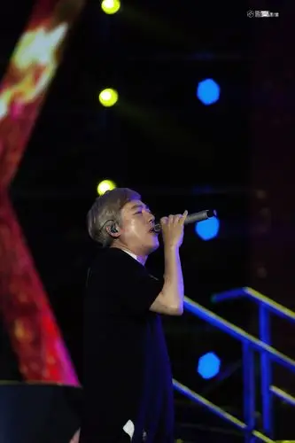 标题:"我们不一样"群星演唱会之张宇