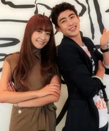 【图】尼坤宋茜承认恋情新闻被证实 秘密结婚粉丝送祝福