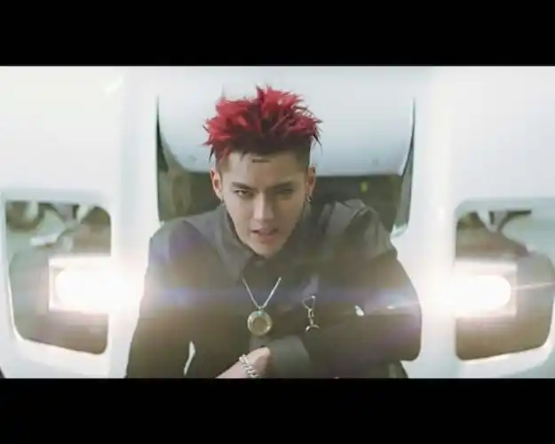 吴亦凡《juice》mv造型回顾 掉落人间的红发小恶魔