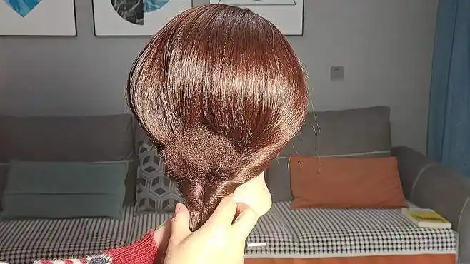 婆婆最喜欢的2款盘发,时尚显年轻,气质优雅