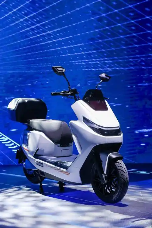 两轮电动车新物种来了哈啰电动车智能新品me70正式发布