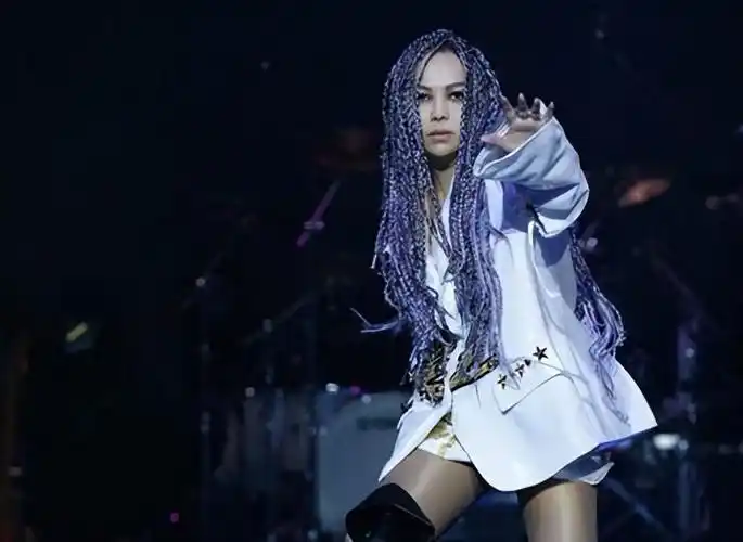 回顾事实证明50岁无夫无子的张惠妹已经走上另一条人生大道