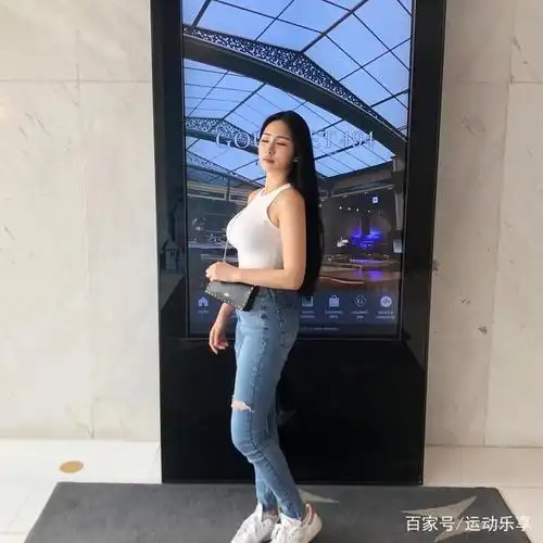 健身女神丰满圆润诠释了微胖美才是最好的身材