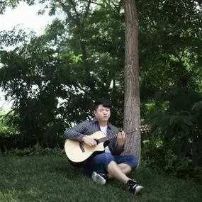 已入驻简介:李佳宁:出生于1989年出生于一个东北沿海小城是一名制琴师