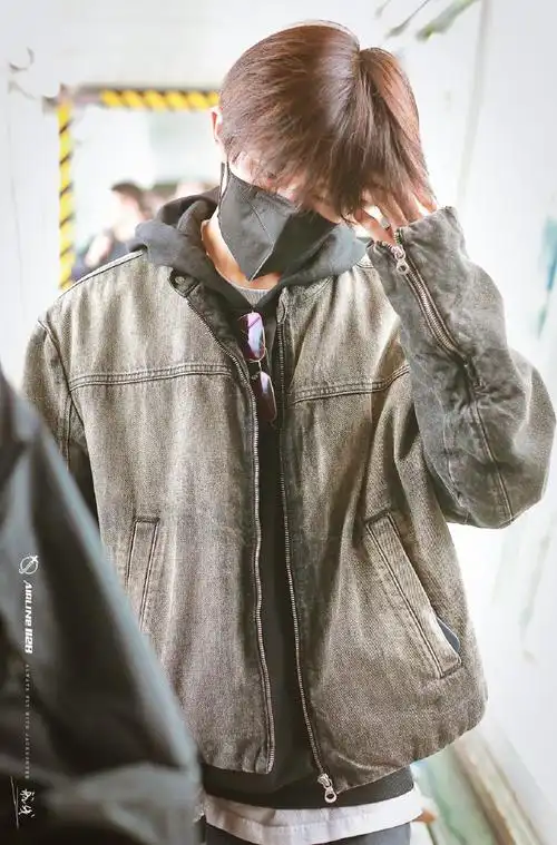 易烊千玺机场图##易烊千玺电影小小的我##易烊千玺 丹麦