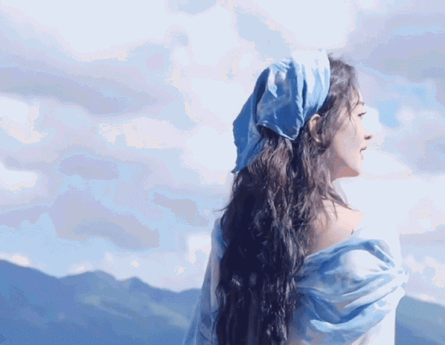 赵丽颖穿了扎染裙子