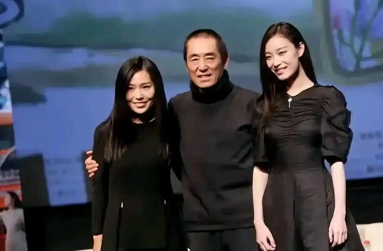 网友们纷纷感叹,虽然张末和倪妮都穿着黑色衣服,但效果却大不相同.