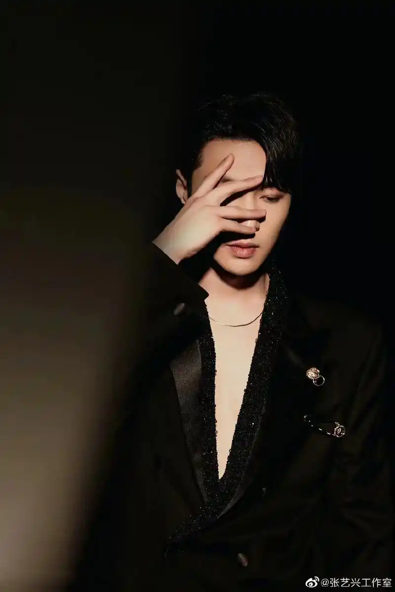 张艺兴 #贝壳女孩 #禁欲系 #这是我的理想型  可狼可奶 - 抖音