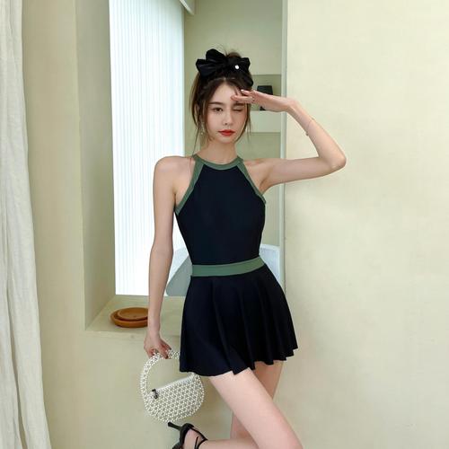 连体泳衣女夏仙气保守温泉显瘦遮肚2022新款爆款裙式露背游泳衣