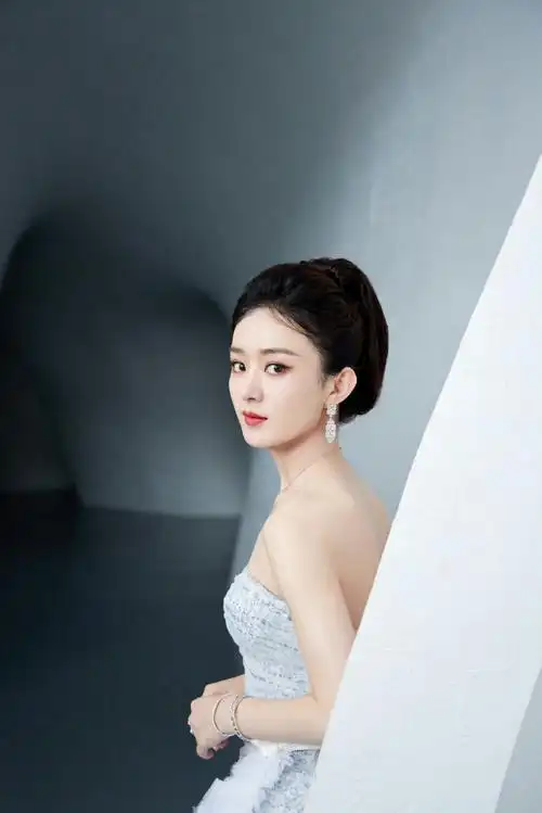 赵丽颖##时尚芭莎年度派对##赵丽颖时尚芭莎年度派对造型