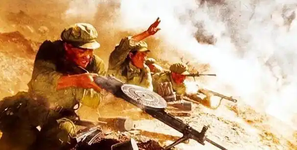 这部电影里,那句经典的"向我开炮"深深触动人心.