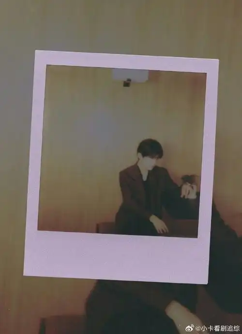 易烊千玺先咔嚓一组宝丽来##易烊千玺拍立得照##易烊千玺辛爽 同