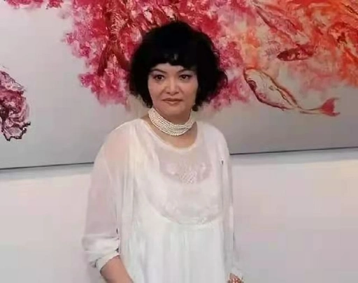 才女朱玫不顾一切嫁给金庸晚年却遭抛弃