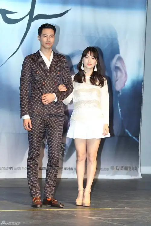 高清组图:宋慧乔透视装宣传新剧 赵仁成帅气_高清图集_新浪网