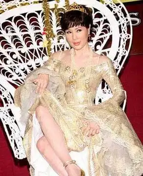 马景涛当兵前到华视做节目助理,马世莉那时以歌唱比赛签约华视,二马