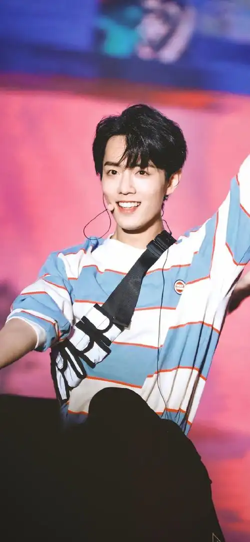 肖战可爱俏皮高清手机壁纸