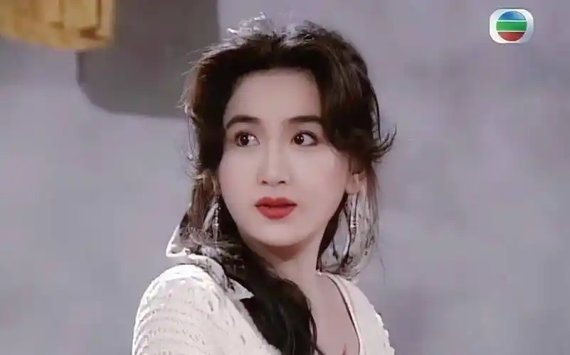 温碧霞年轻时的妆容绝了,30年前凭港妆登上颜值巅峰,惊艳了众人_自然