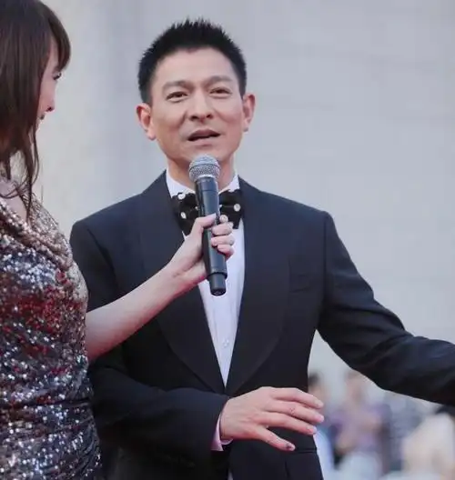 汤镇业不要觉得刘德华很了不起其实他过得很可怜