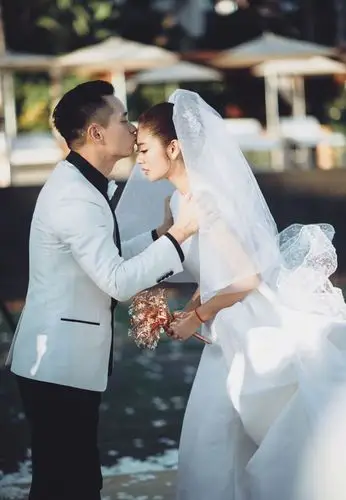 安以轩唯美婚纱照图片