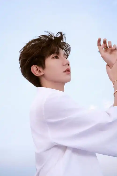 王源1108二十五岁生日快乐