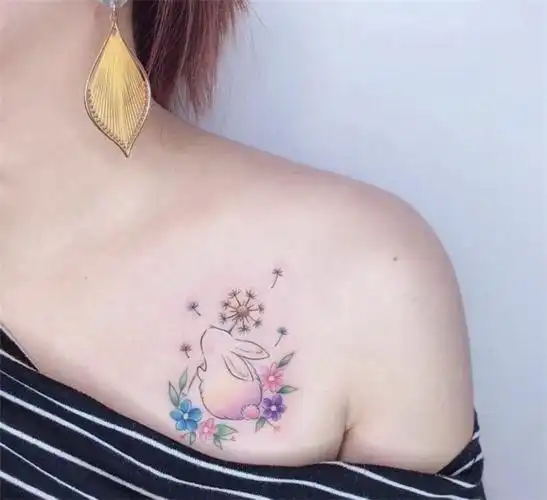 华纹艺——女生锁骨纹身案例欣赏