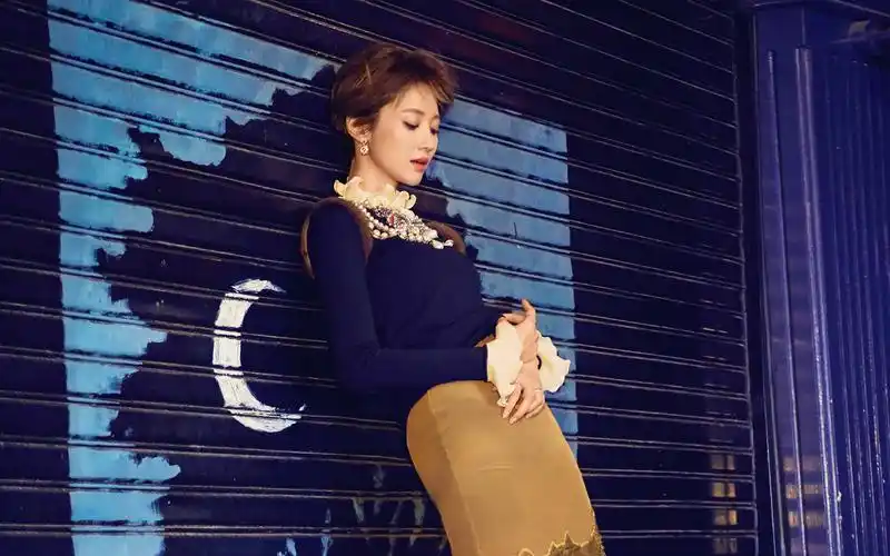 短发女王高俊熙时尚唯美街拍图片桌面壁纸